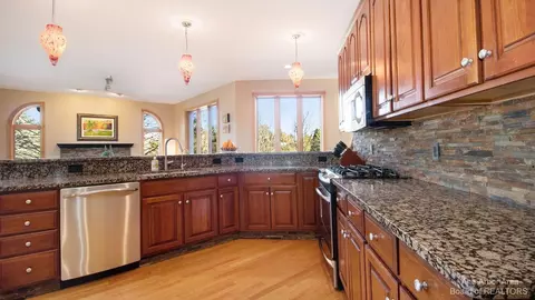 1919 Brookview Dr, Saline, MI 48176 photo 29