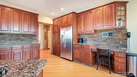 1919 Brookview Dr, Saline, MI 48176 photo 27