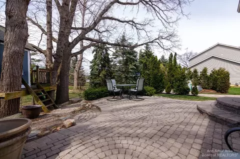 411 Cambridge Dr, Dexter, MI 48130 photo 40