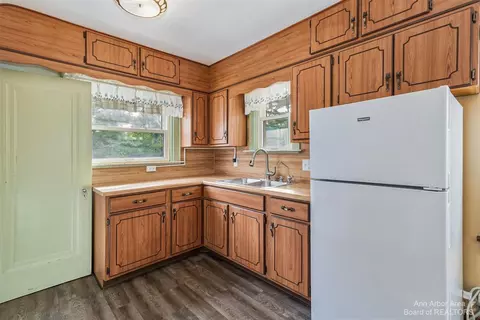 148 Vista Dr, Jackson, MI 49203 photo 9