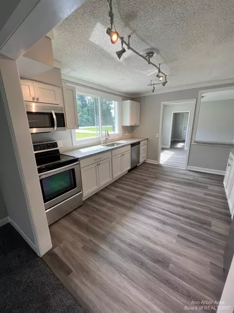 9549 Plank Rd, Maybee, MI 48159 photo 9