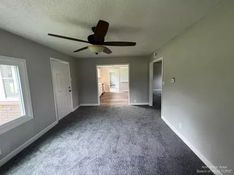 9549 Plank Rd, Maybee, MI 48159 photo 5