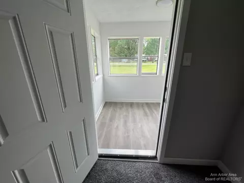 9549 Plank Rd, Maybee, MI 48159 photo 4