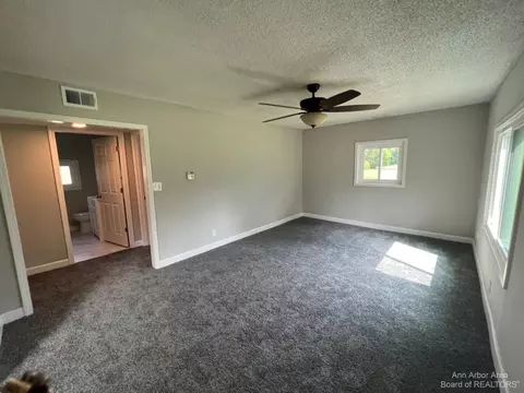 9549 Plank Rd, Maybee, MI 48159 photo 6