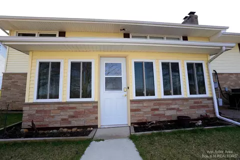 1008 Ottney Dr, Jackson, MI 49201 photo 4
