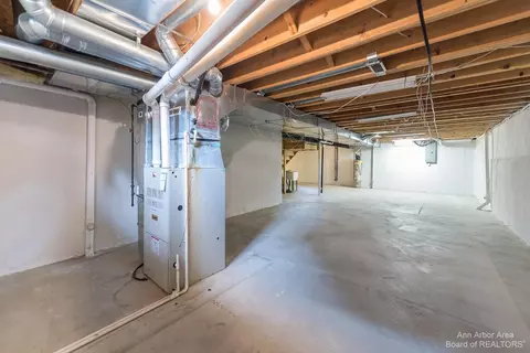 5757 Cedar Ridge Dr, Ann Arbor, MI 48103 photo 47