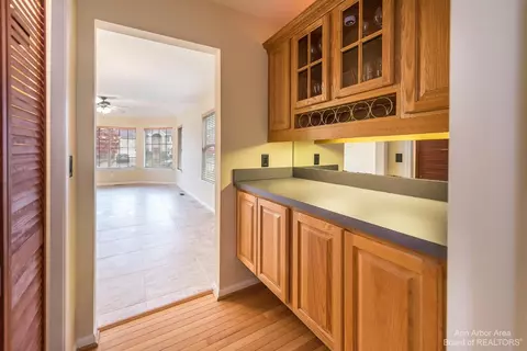 5757 Cedar Ridge Dr, Ann Arbor, MI 48103 photo 14
