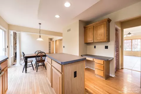5757 Cedar Ridge Dr, Ann Arbor, MI 48103 photo 12