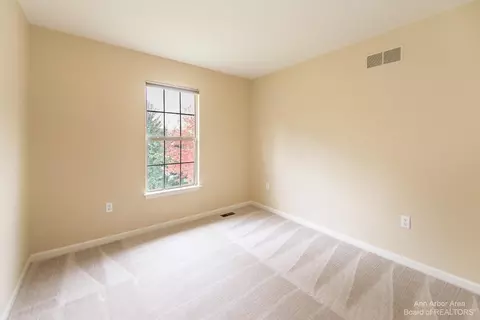 5757 Cedar Ridge Dr, Ann Arbor, MI 48103 photo 27