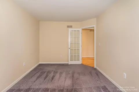 5757 Cedar Ridge Dr, Ann Arbor, MI 48103 photo 19