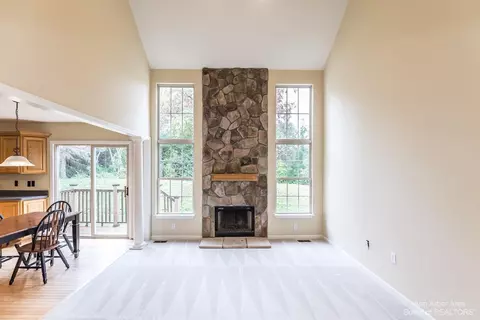 5757 Cedar Ridge Dr, Ann Arbor, MI 48103 photo 5