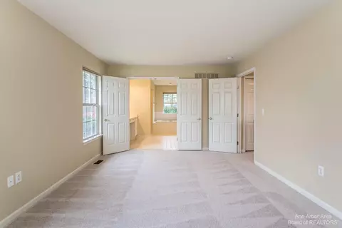 5757 Cedar Ridge Dr, Ann Arbor, MI 48103 photo 38