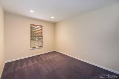 5757 Cedar Ridge Dr, Ann Arbor, MI 48103 photo 18
