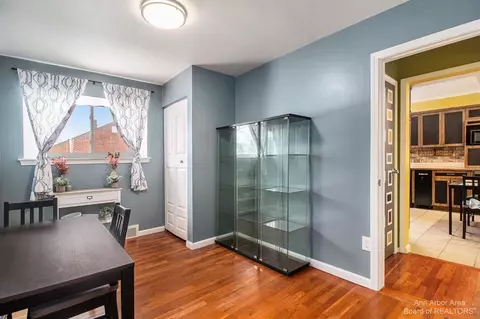 8404 Prospect Ave, Warren, MI 48089 photo 8