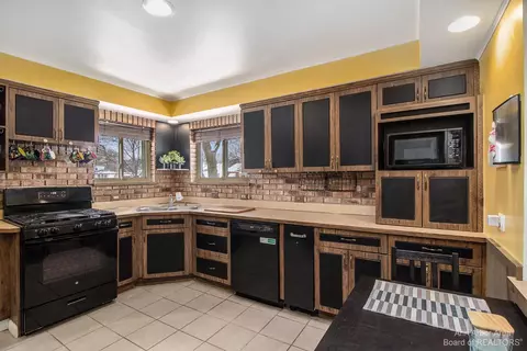 8404 Prospect Ave, Warren, MI 48089 photo 5