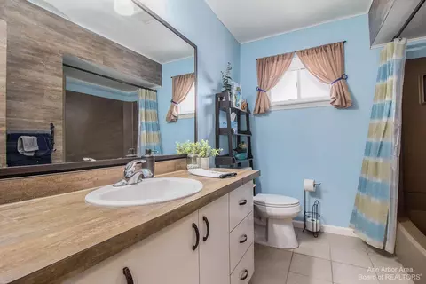 8404 Prospect Ave, Warren, MI 48089 photo 9