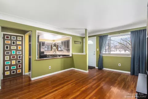 8404 Prospect Ave, Warren, MI 48089 photo 3