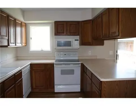 173 Wallace, Saline, MI 48176 photo 4