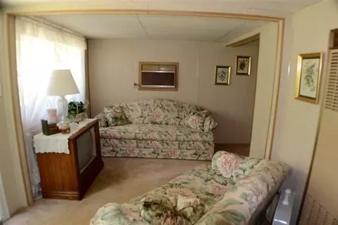 301 Ridgeway, Jackson, MI 49202 photo 3