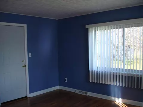 4420 Adams Cir, Wayne, MI 48184 photo 9