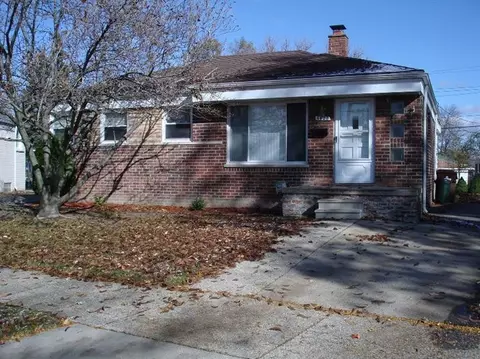 4420 Adams Cir, Wayne, MI 48184 photo 1