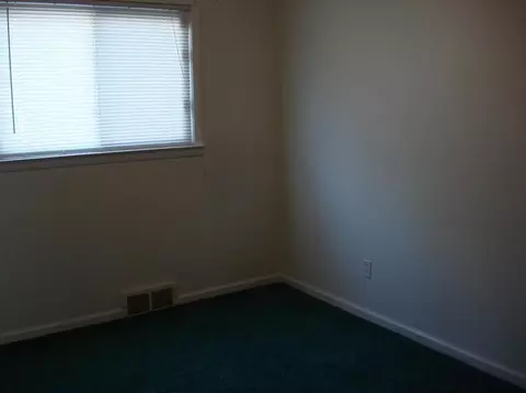 4420 Adams Cir, Wayne, MI 48184 photo 14