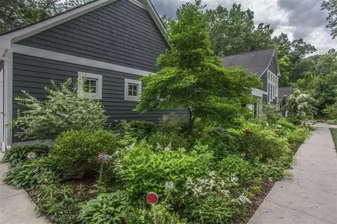 2940 Devonshire Rd, Ann Arbor, MI 48104 photo 2