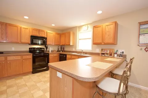 669 Ridge Ln, Tecumseh, MI 49286 photo 8