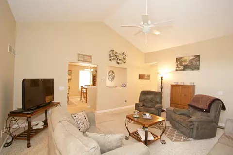 669 Ridge Ln, Tecumseh, MI 49286 photo 4