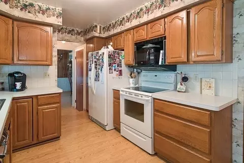 37456 Walnut St, Romulus, MI 48174 photo 10