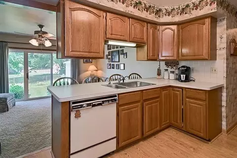 37456 Walnut St, Romulus, MI 48174 photo 9