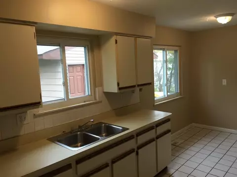15200 Meadow, Romulus, MI 48174 photo 5