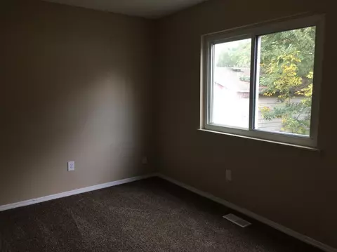 15200 Meadow, Romulus, MI 48174 photo 8