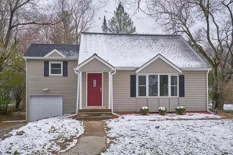 845 Springcrest Blvd, Jackson, MI 49203 photo 1