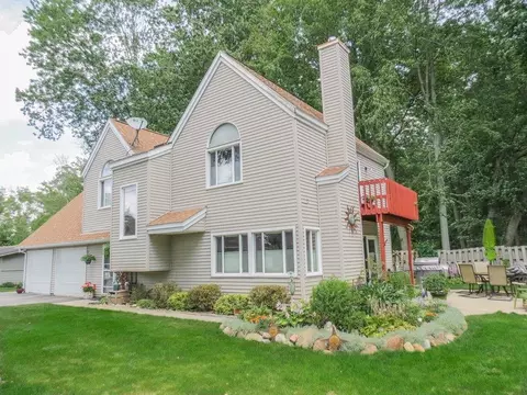 9840 Leach Ln, Dexter, MI 48130 photo 1