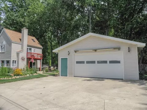 9840 Leach Ln, Dexter, MI 48130 photo 4