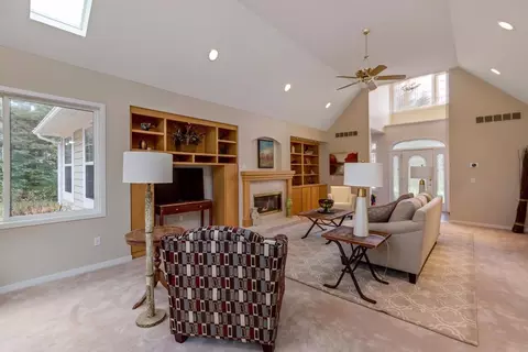 464 Hunters Ridge Dr, Saline, MI 48176 photo 5