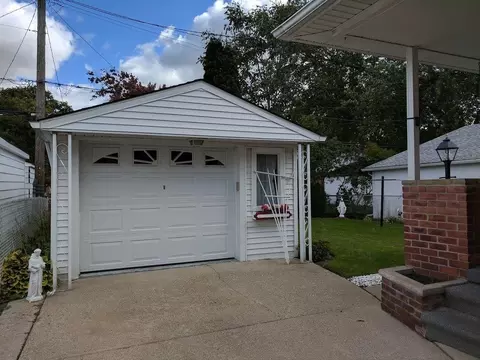 2961 Queen, Dearborn, MI 48124 photo 3