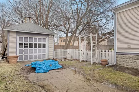 710 E Clinton St, Howell, MI 48843 photo 23