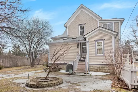 710 E Clinton St, Howell, MI 48843 photo 2