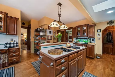 710 E Clinton St, Howell, MI 48843 photo 11