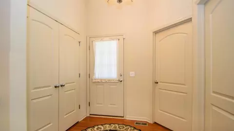 33201 Saddleback Dr, Romulus, MI 48174 photo 8