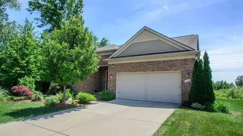 33201 Saddleback Dr, Romulus, MI 48174 photo 6