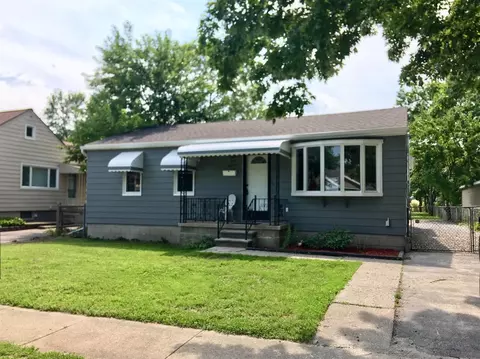 118 Clarence St, Belleville, MI 48111 photo 1