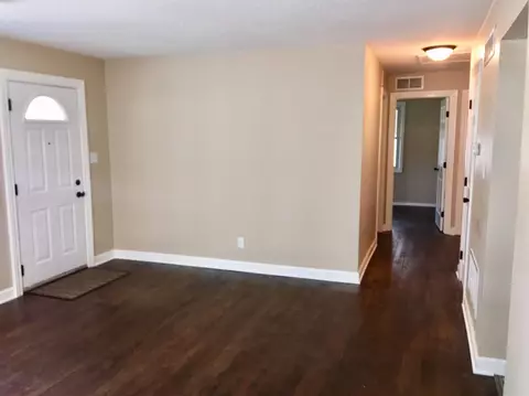 118 Clarence St, Belleville, MI 48111 photo 5