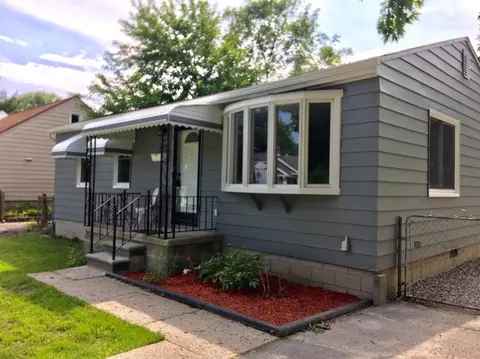 118 Clarence St, Belleville, MI 48111 photo 2