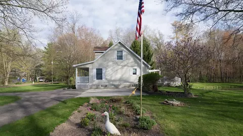 5227 Joslin Dr, Gregory, MI 48137 photo 6