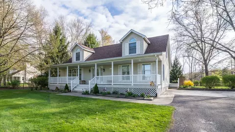 5227 Joslin Dr, Gregory, MI 48137 photo 2