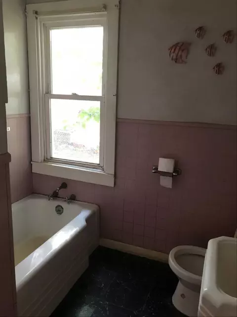 653 James St, Adrian, MI 49221 photo 9