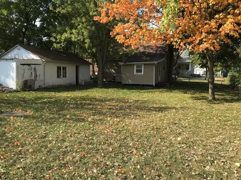 653 James St, Adrian, MI 49221 photo 3